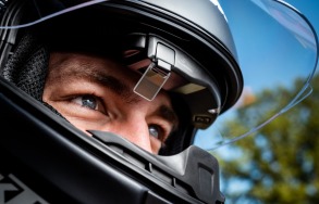 The TILSBERK Head-Up Display is made for all motorcyclists